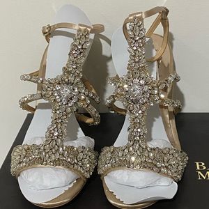Badgley mischka crystal T-strap women’s size 5